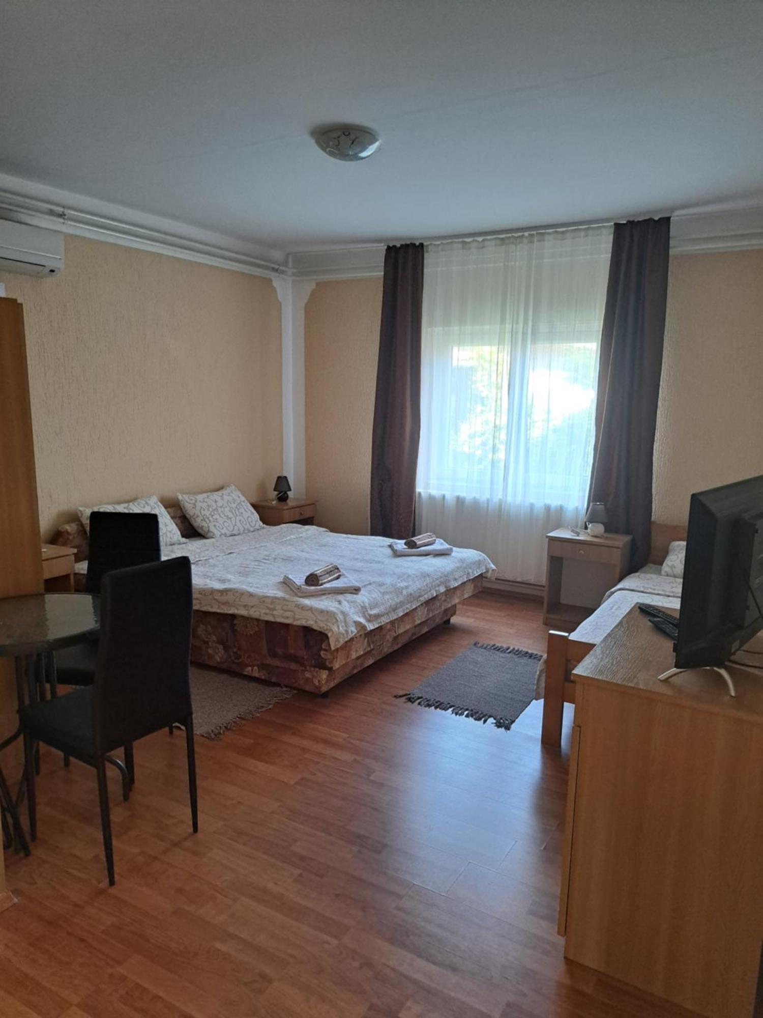 Guesthouse Kristina Palic Ngoại thất bức ảnh